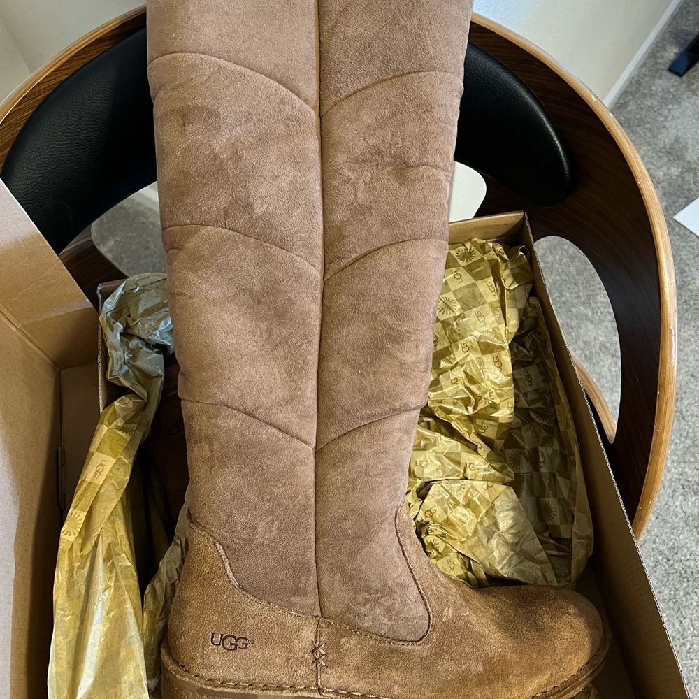 Ugg Samantha Knee high Boot. New, never worn only tried on.